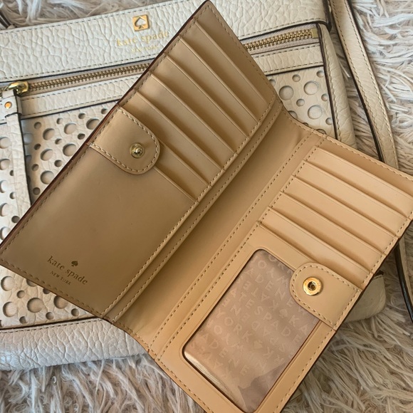 Authentic Kate Spade Crossbody Bag with matching Kate Spade New York Wallet - Picture 2 of 6